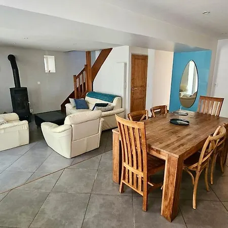 Сasa de vacaciones Maison De Bourg Proche De La *